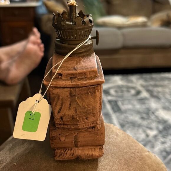 Vintage Stagecoach Oil Lamp Base, 5" x 5" x 2". - Picture 6 of 8